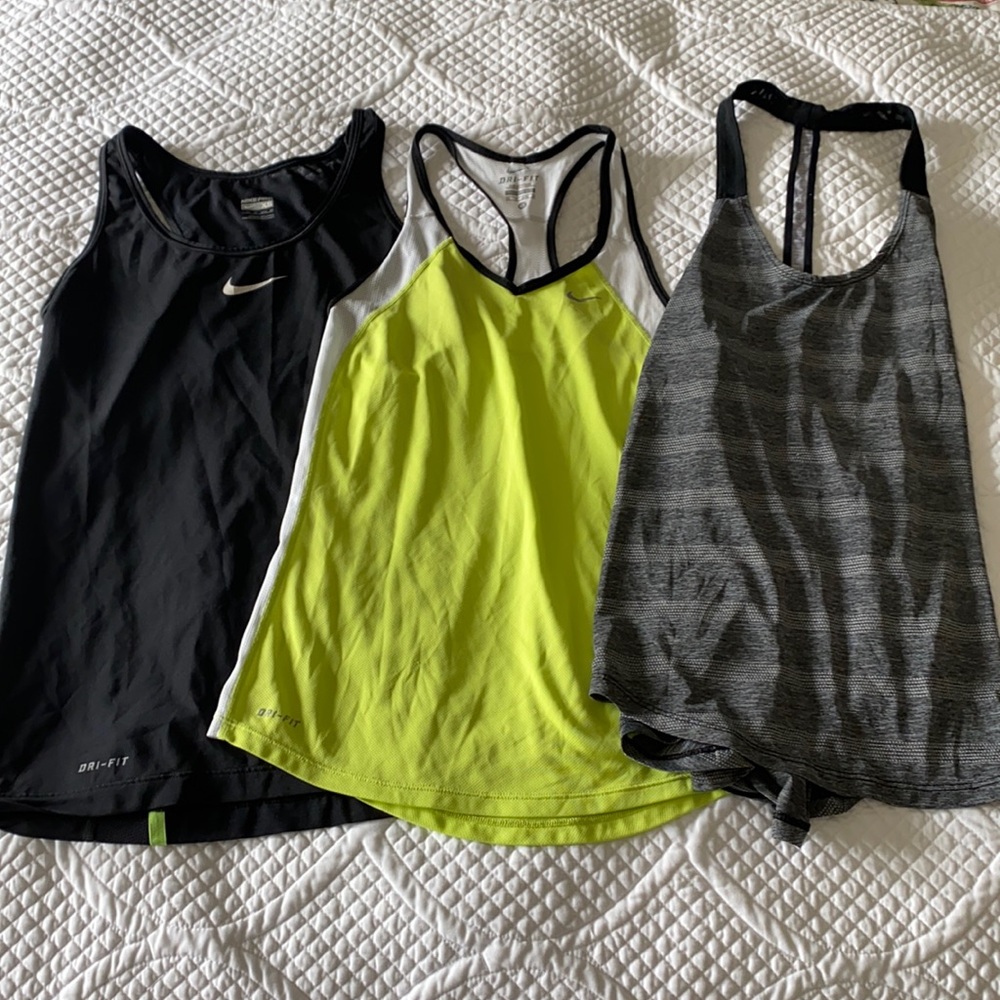Set of 3 Nike Tanks